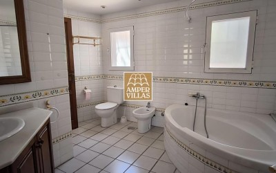 Beautiful and spacious Mediterranean villa with large terraces.